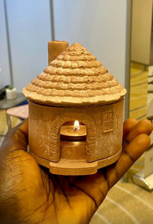 Kọnkéré African Hut Tealight Holder