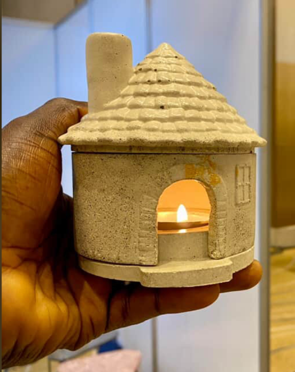 Kọnkéré African Hut Tealight Holder